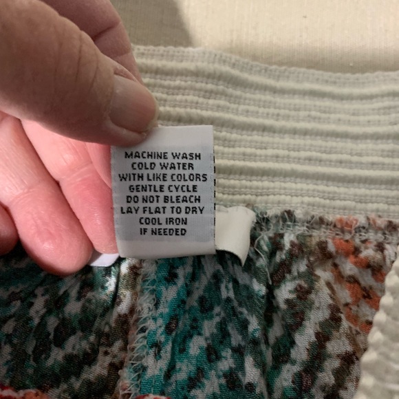 Joe B Colorful Printed Shorts with Lace Waistband Sz Small - Picture 5 of 7